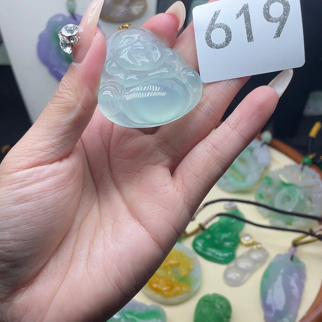 翡翠未镶嵌吊坠(赠链)