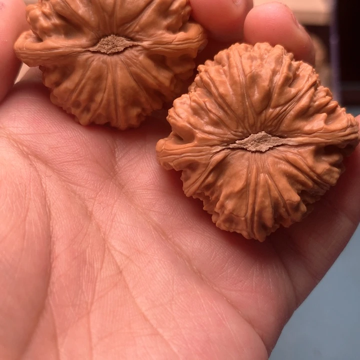 文玩核桃吊坠硕果