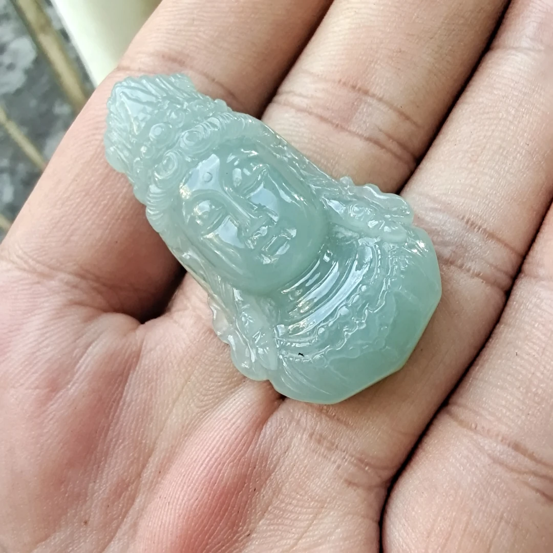 观音菩萨气质时尚满翠雕刻精美饰品男士手工精雕萃石尚珠宝