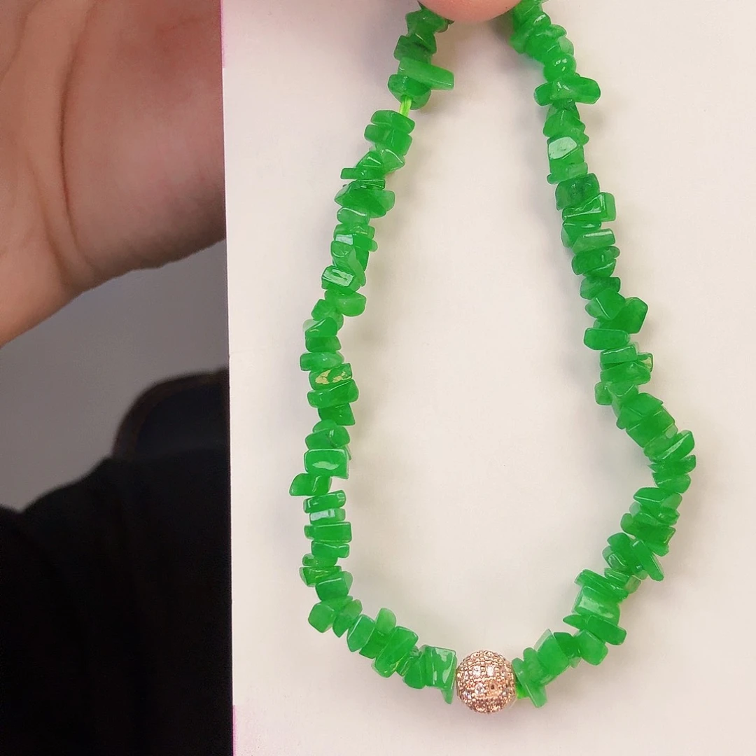 翡翠颈饰未镶嵌一件