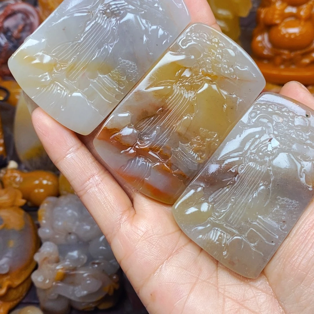 石英质玉（黄龙玉）未镶嵌颈饰