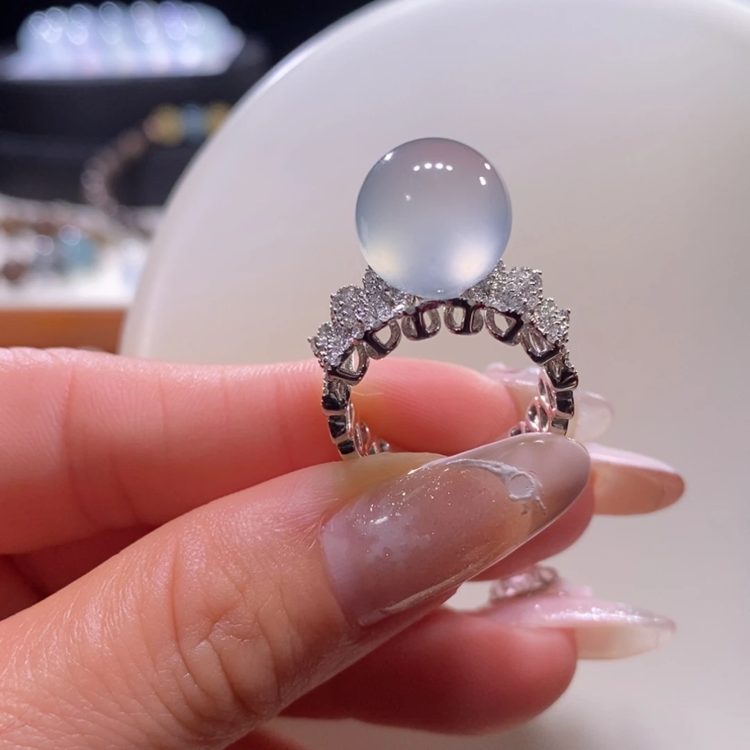 翡翠18K金镶嵌颈饰翡翠高冰白月光珠戒指