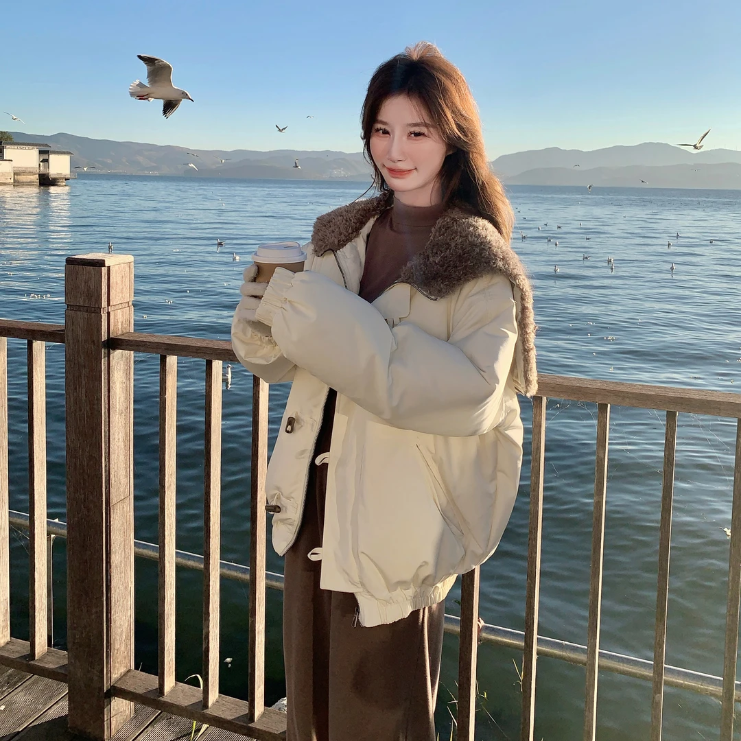 米白色小个子加绒面包服女2025冬季新款减龄休闲设计感短款厚外套