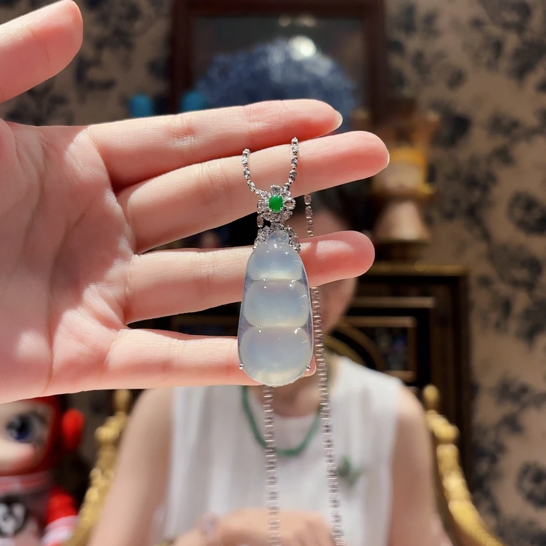 翡翠18K金镶嵌吊坠(赠链)