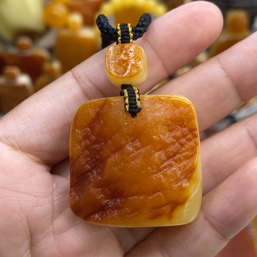 【闪购商品】琥珀颈饰未镶嵌