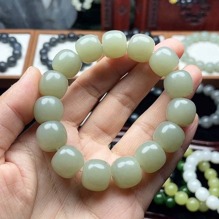 皓***@和田玉未镶嵌手串