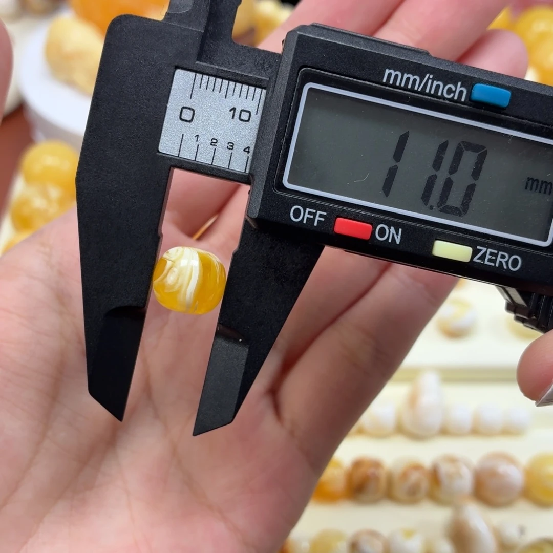 琥珀未镶嵌珠宝奇石焦皮金橘白溶洞拉丝老型11mm