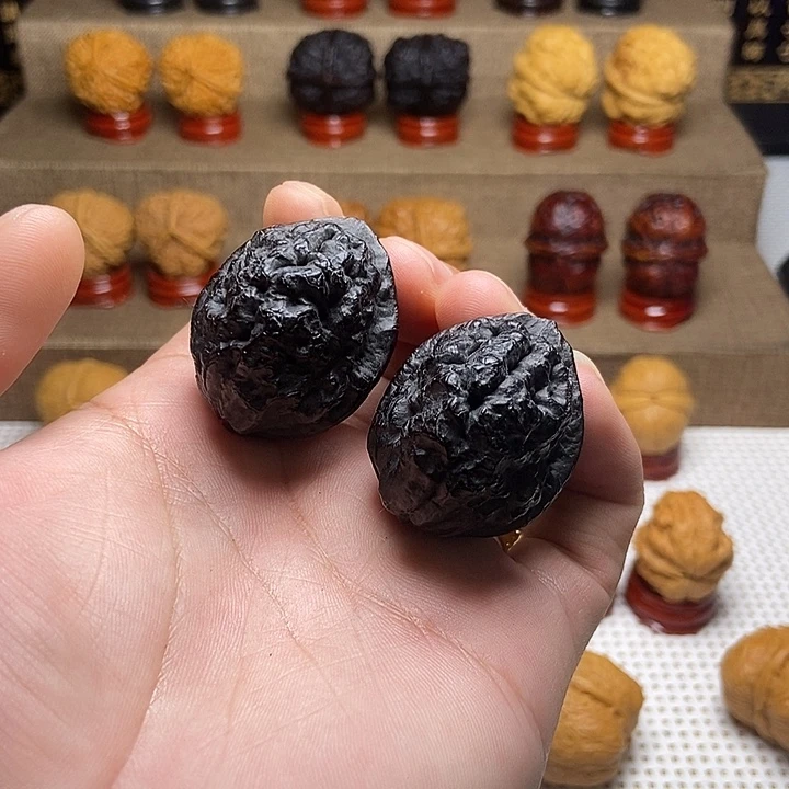橄榄核吊坠6包罗万象