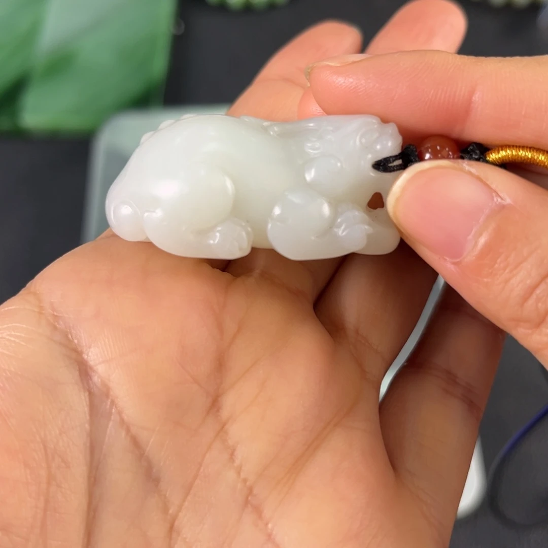 和田玉未镶嵌颈饰貔貅