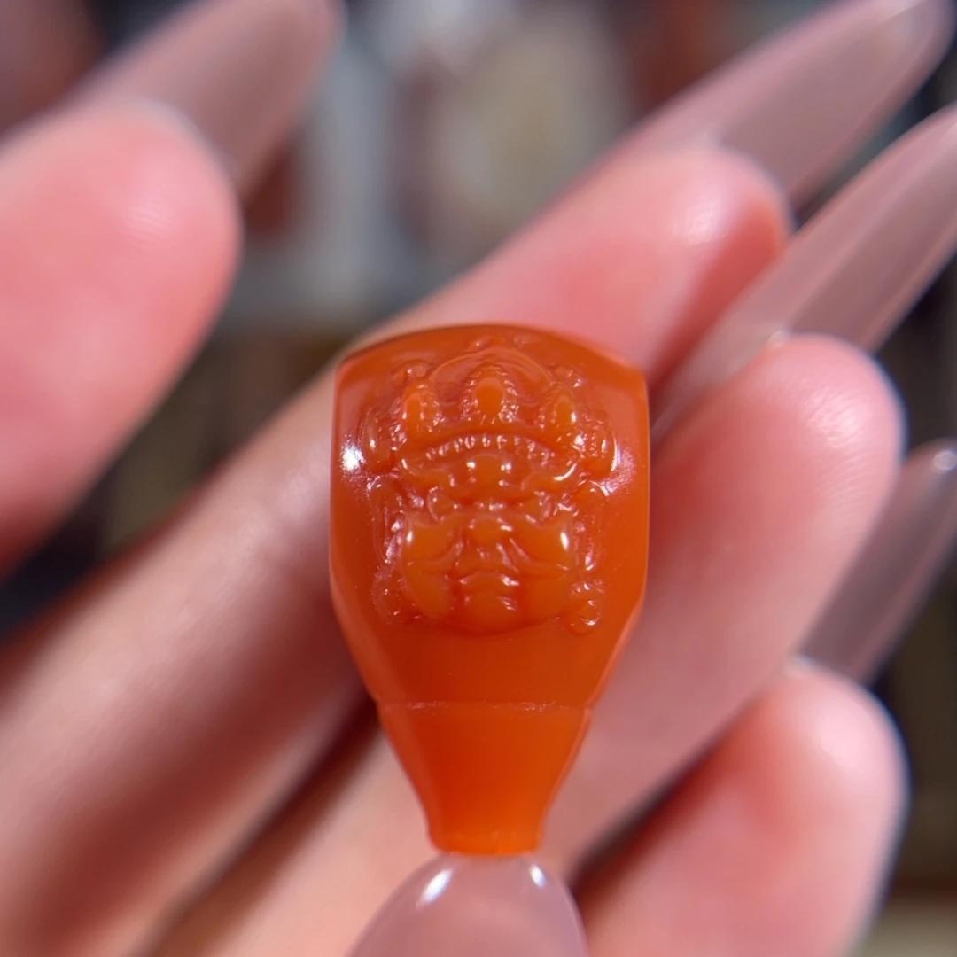 南红玛瑙未镶嵌黄财神三通对孔11.9