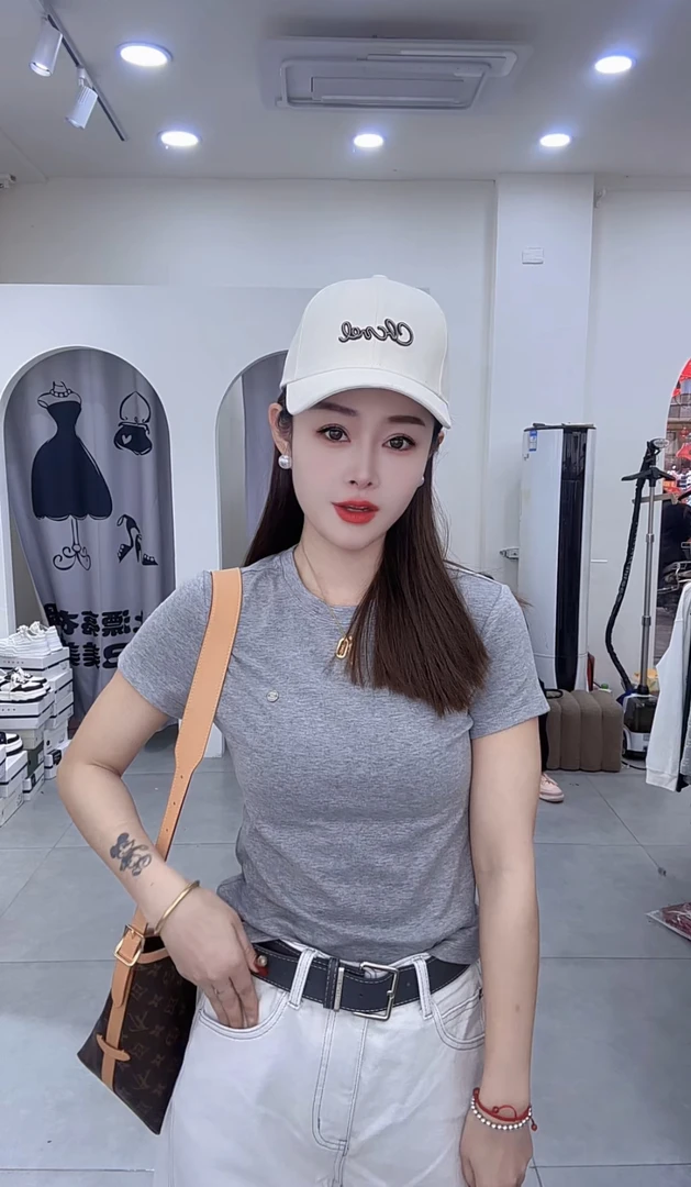 炫彩阁1800【百搭显瘦t恤】