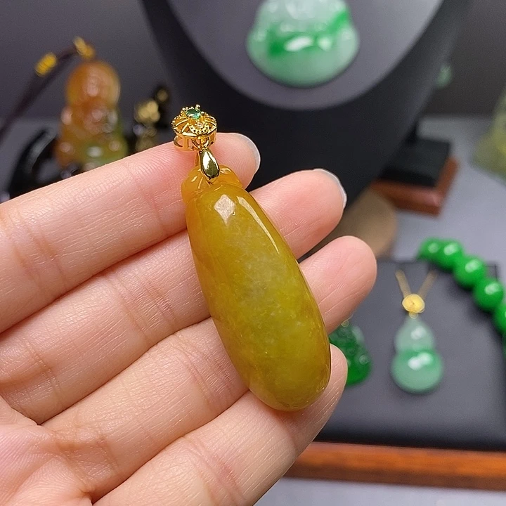 吊坠(赠链)未镶嵌翡翠