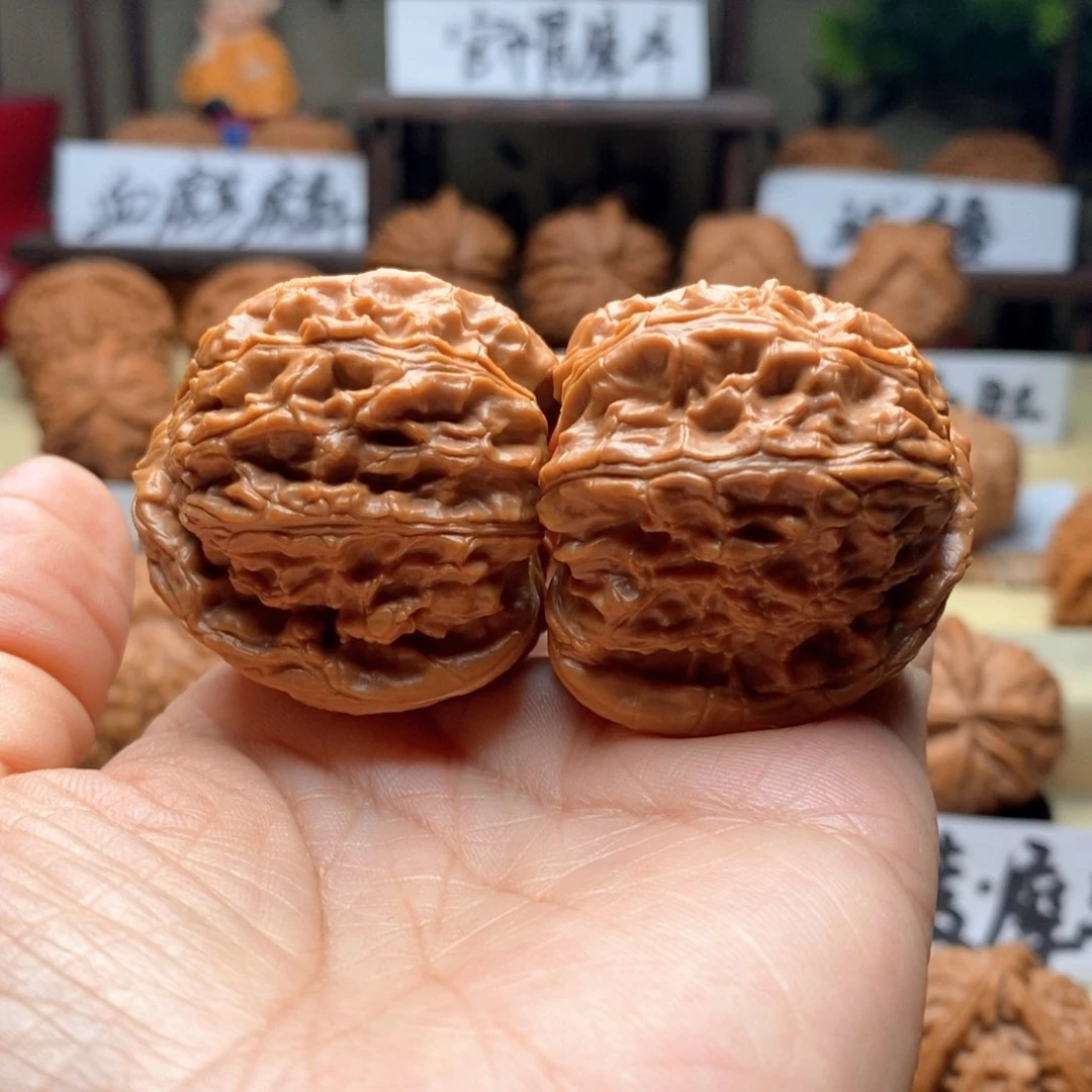 不***药文玩核桃把件三角白