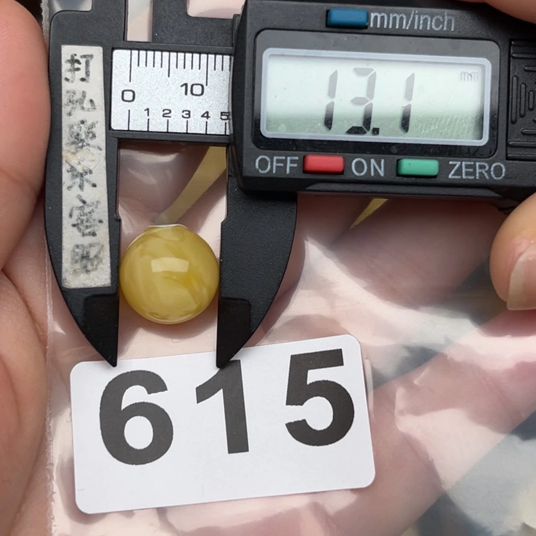 未镶嵌蜜蜡裸石心**事蜜蜡