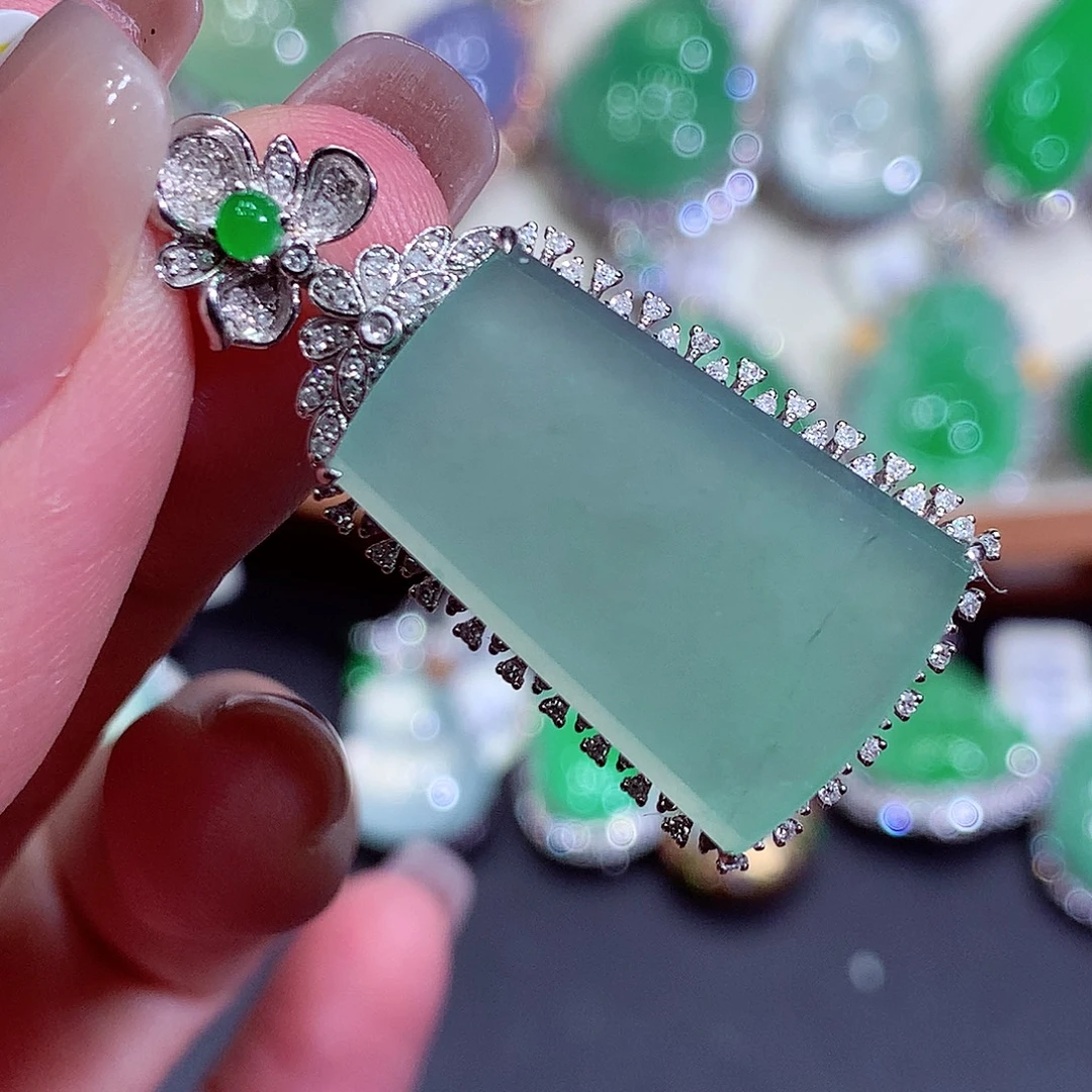 翡翠18K金镶嵌吊坠(不含链)