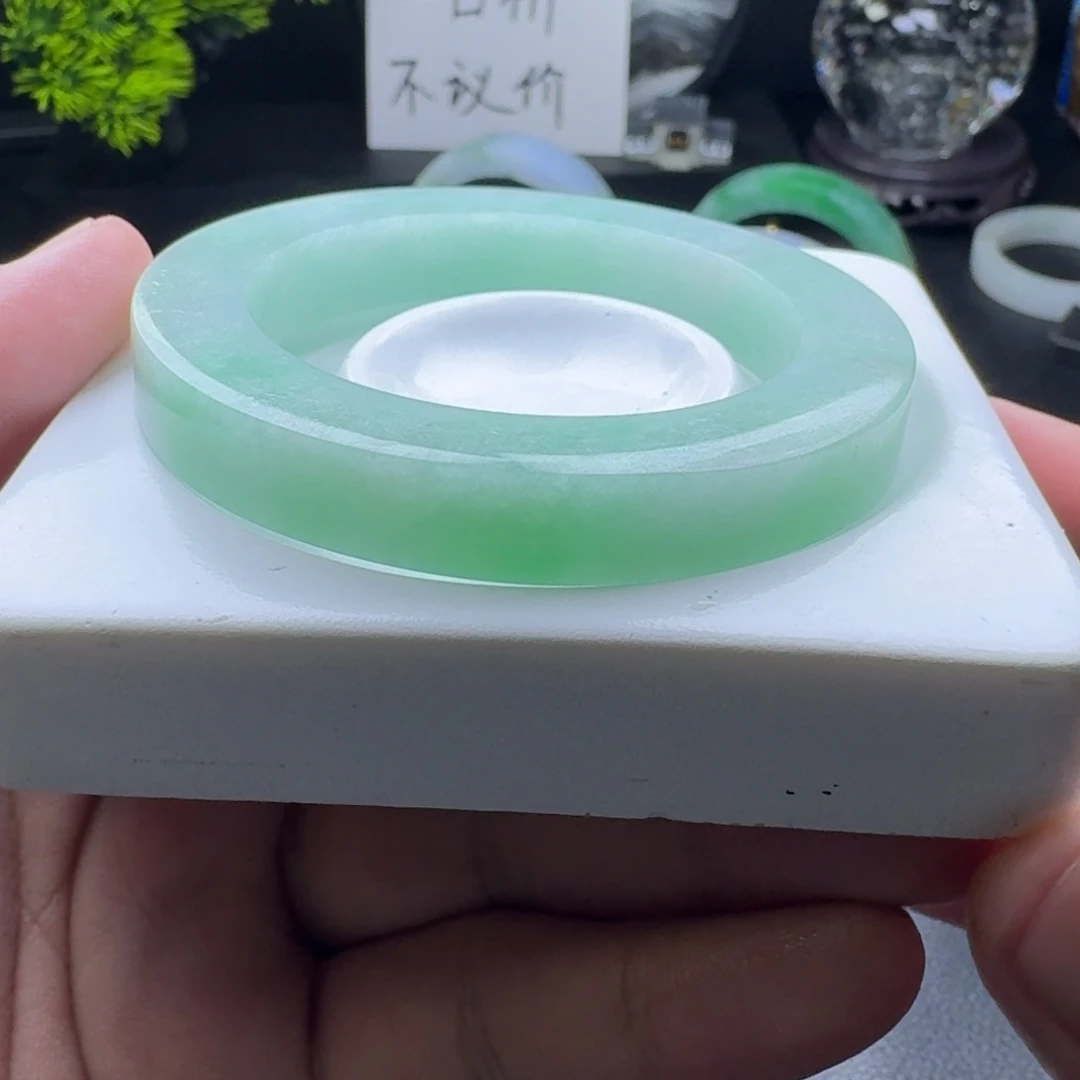 未镶嵌手镯定制翡翠葡萄肉果绿满绿