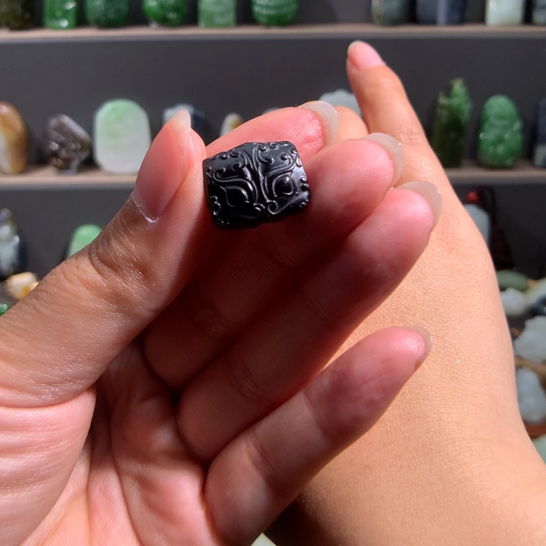 和田玉颈饰未镶嵌又****、