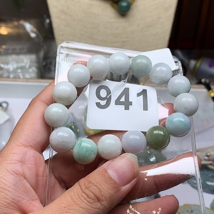 翡翠颈饰未镶嵌石****)翡翠