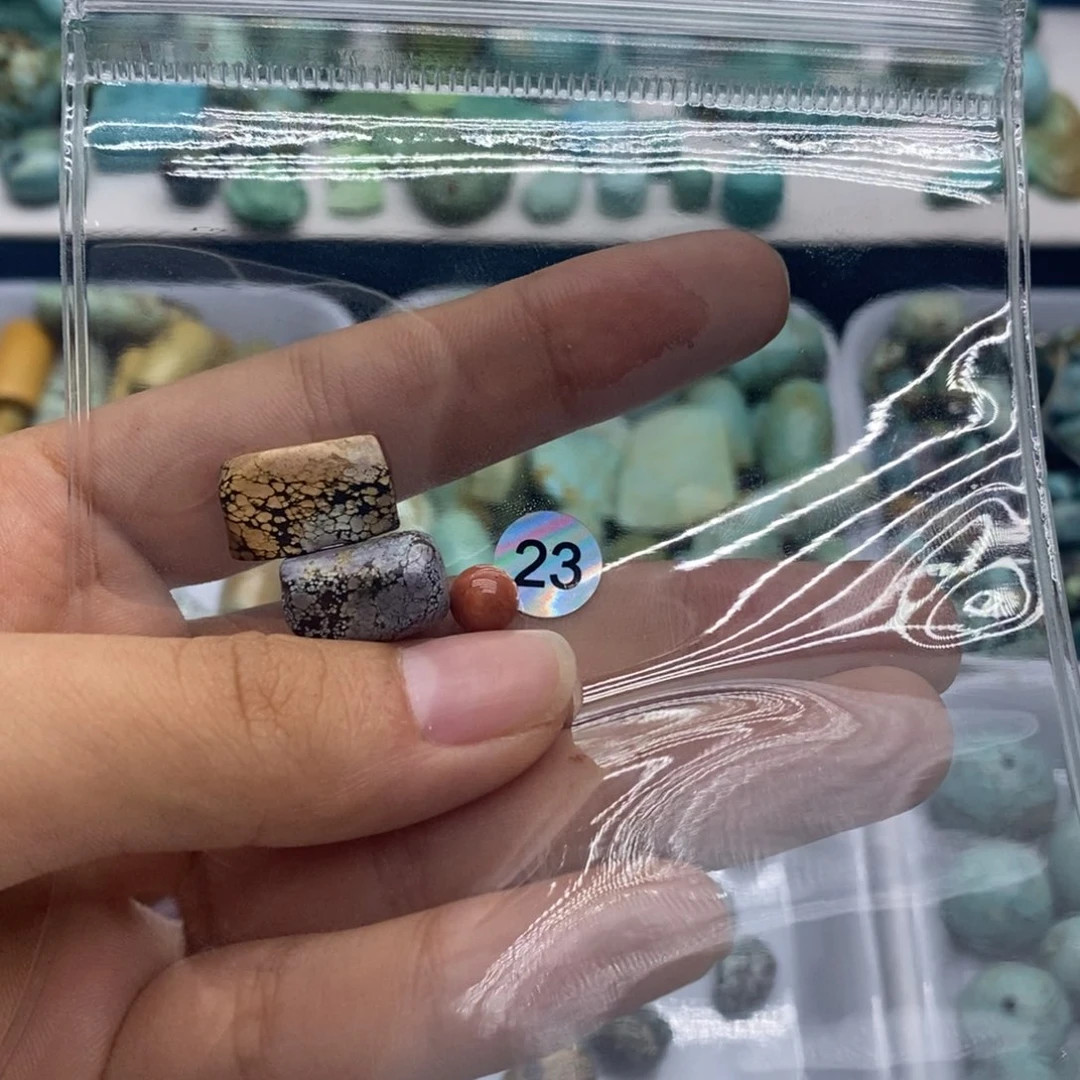亦***猫南红玛瑙未镶嵌珠宝奇石
