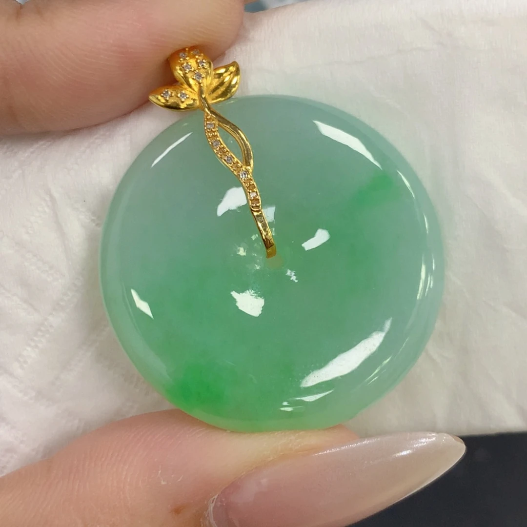 颈饰18K金镶嵌翡翠