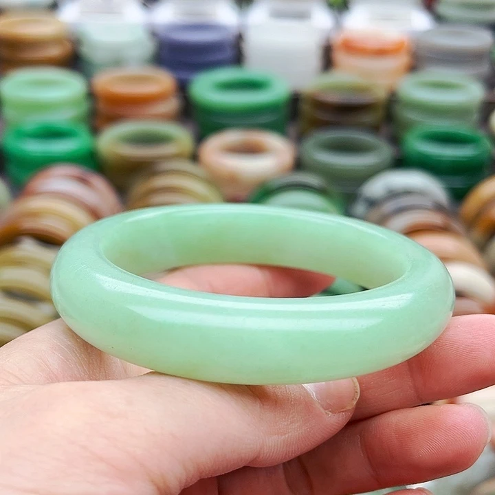 未镶嵌手镯（圆镯）石英质玉