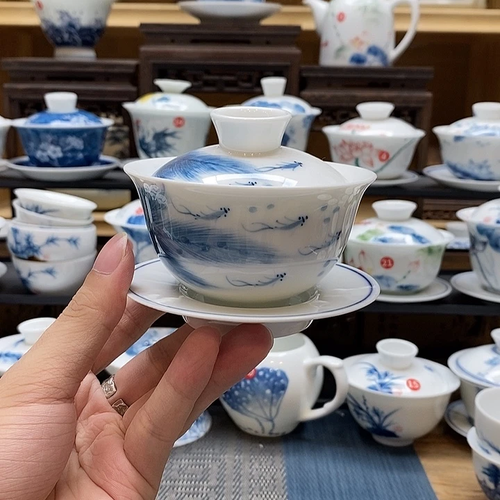 手绘孔雀小鱼120盖碗釉下彩高温瓷微瑕福利款