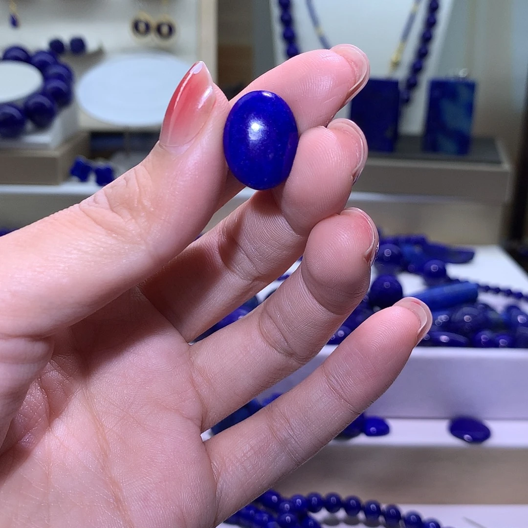 青金石未镶嵌天然原矿戒面17.4 m* 13.6 m* 6.