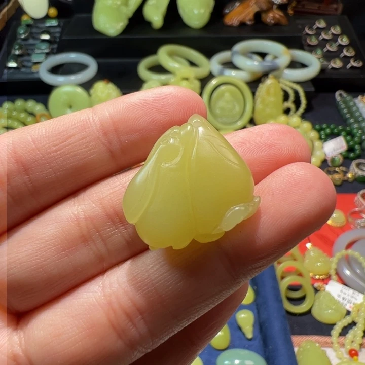 和田玉（黄玉）颈饰未镶嵌