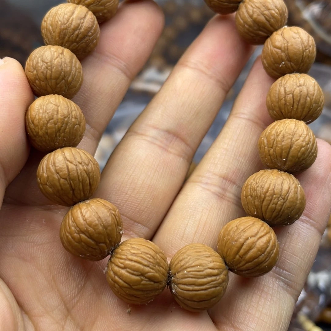 猴头核桃吊坠这样做