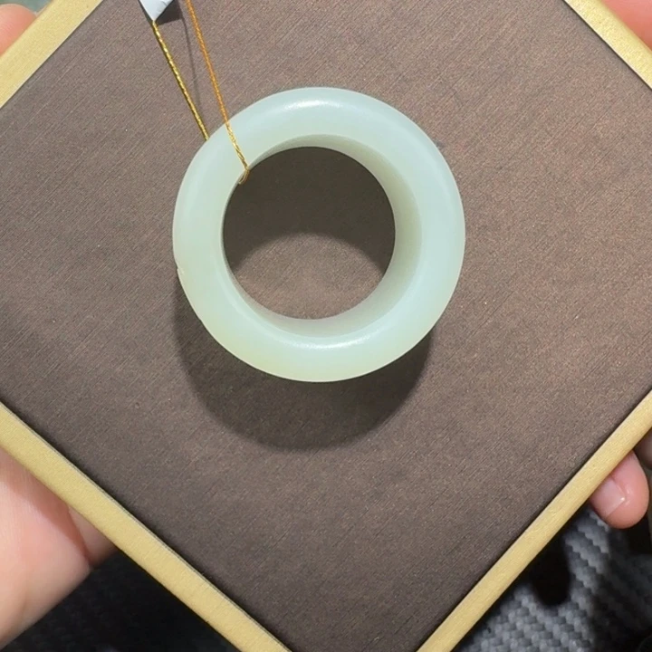 和田玉未镶嵌戒指