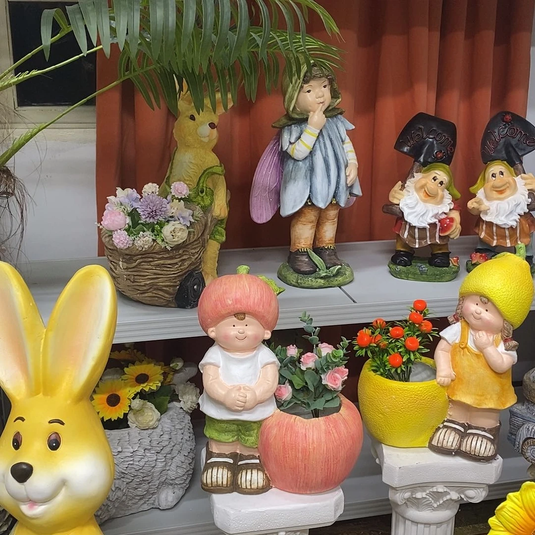 摆件苹果男孩花盆