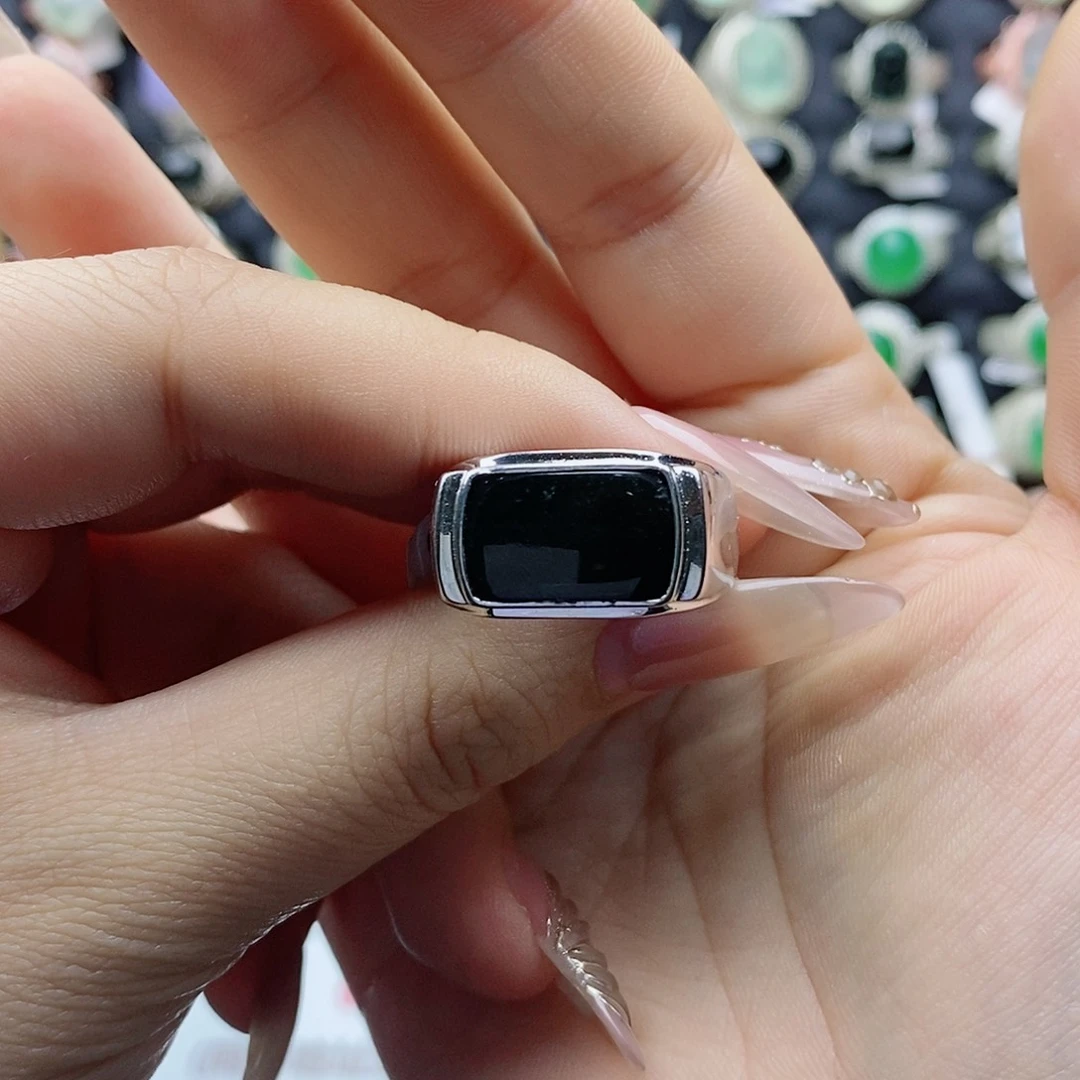 翡翠戒指银S925镶嵌天然翡翠A货