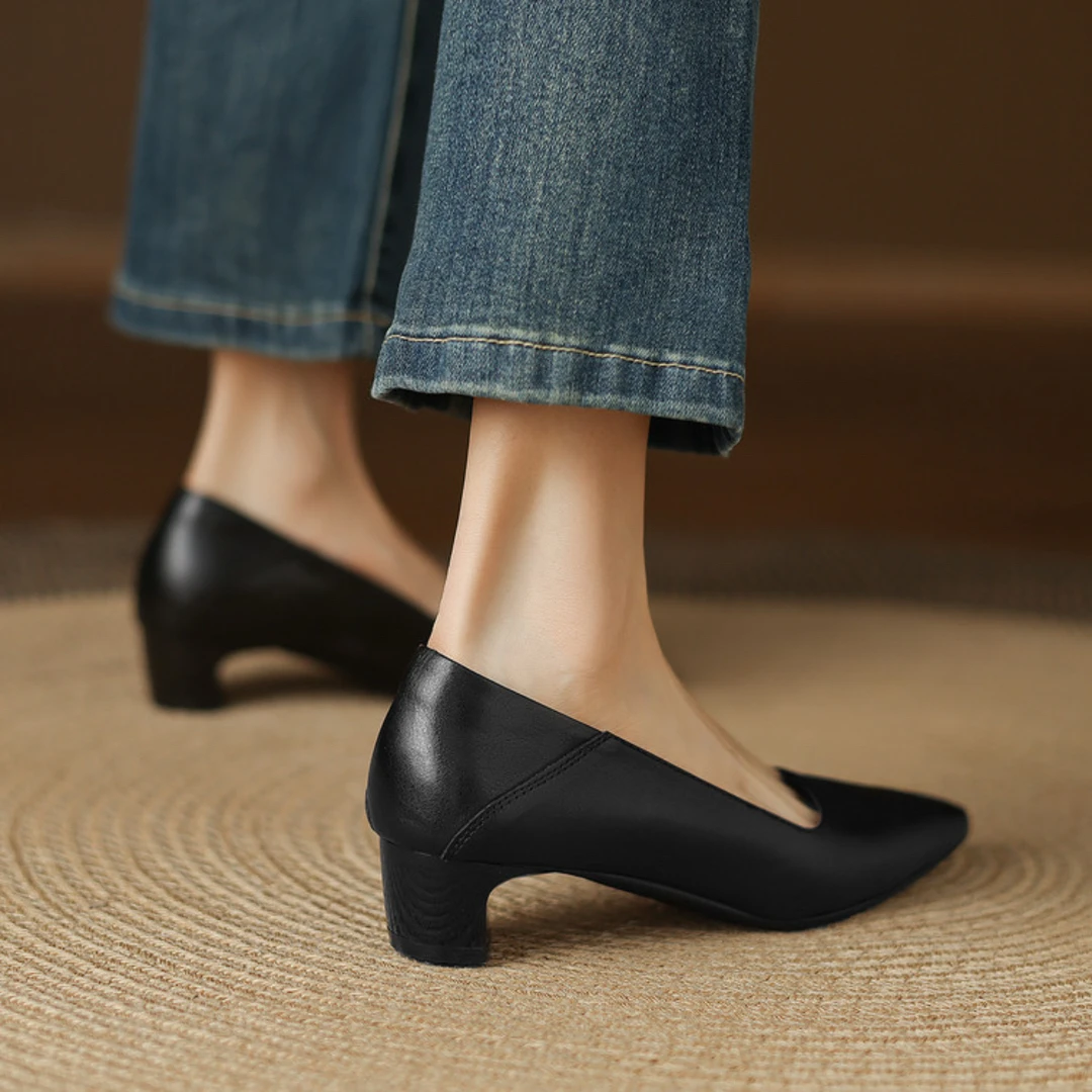 浅口见外包装水染皮方头平跟单鞋复古气质尖头法式
