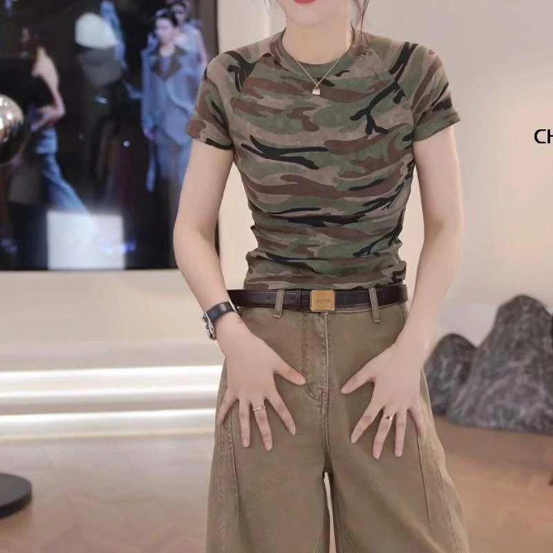 美式圆领迷彩短袖T恤女2025春夏新款设计感小众减龄内搭正肩上衣