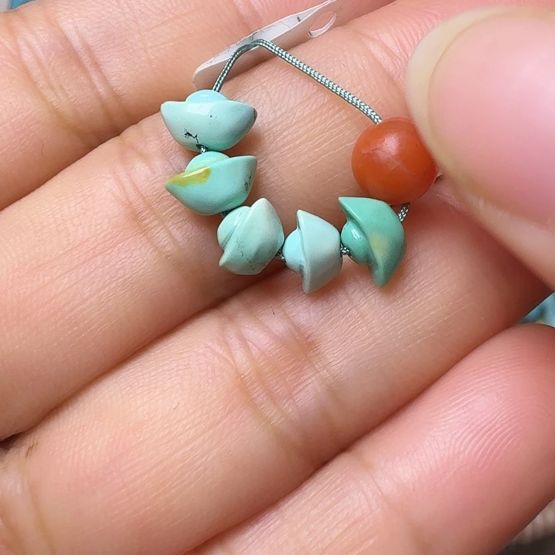 南红玛瑙未镶嵌珠宝奇石