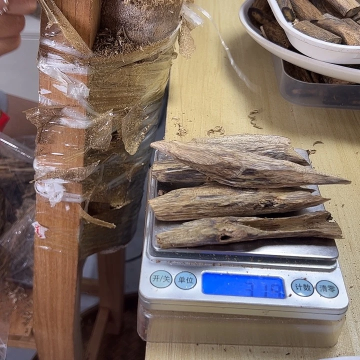 香料绿奇楠虫漏31克白棋