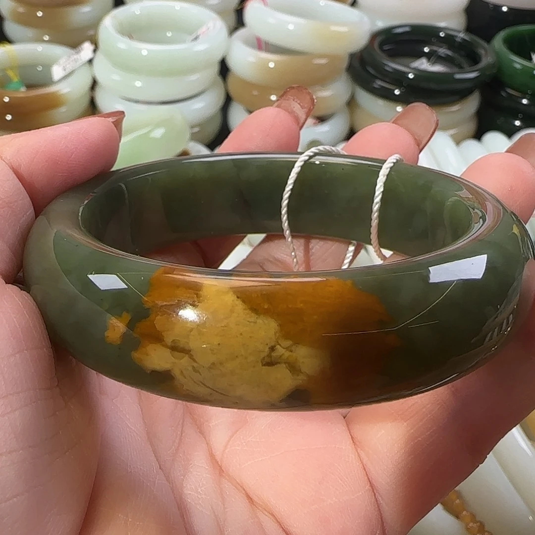 和田玉未镶嵌手镯