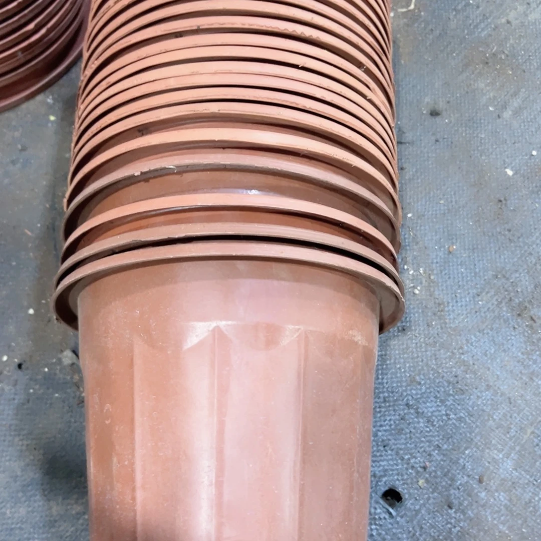 红砖盆23口径20高 11个