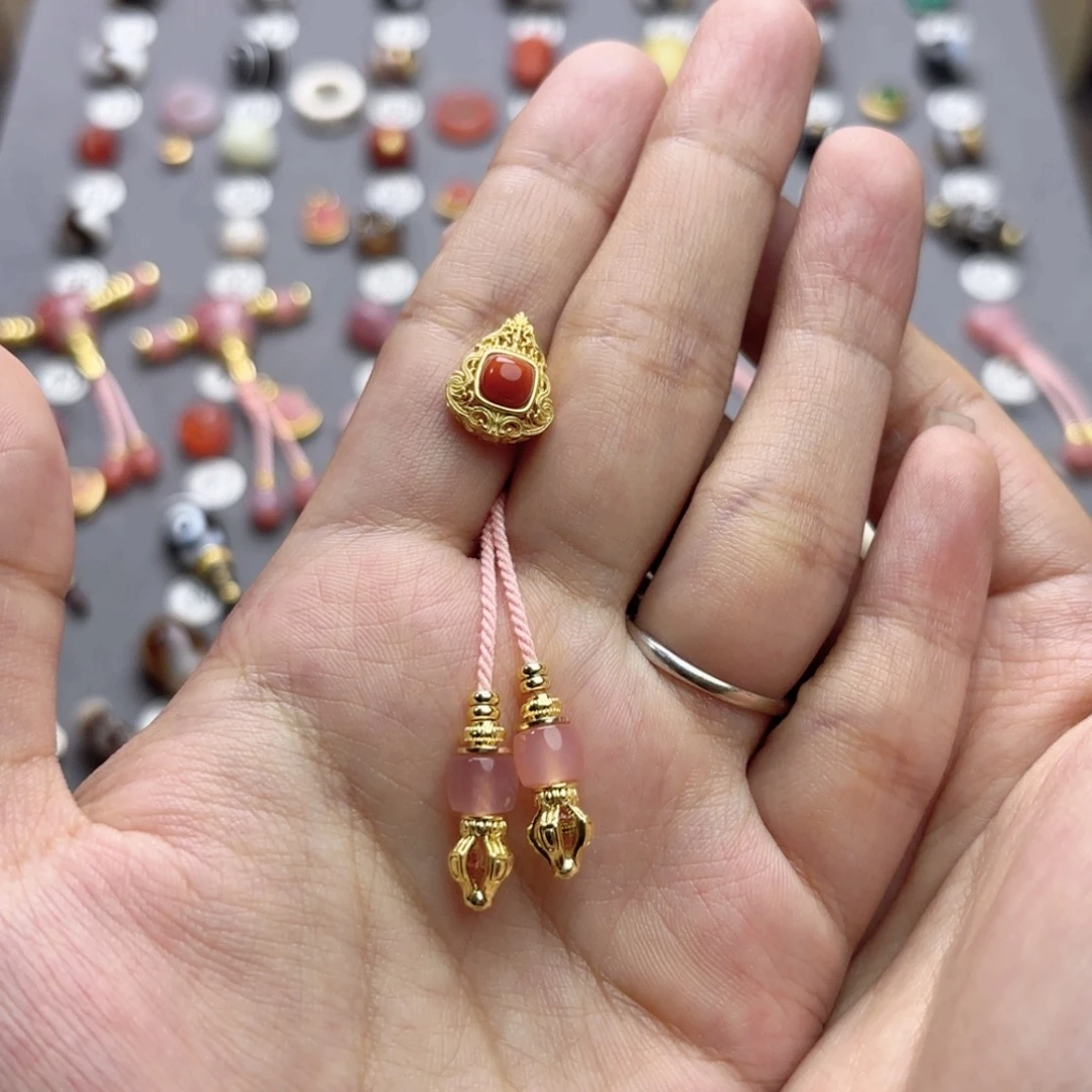 南***香玛瑙/玉髓未镶嵌文玩配饰