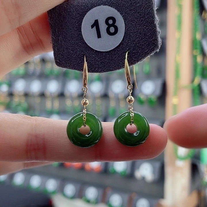 18K金镶嵌和田玉耳饰