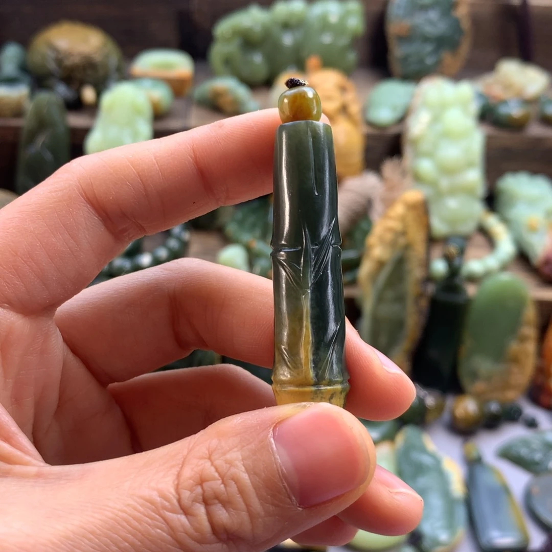 未镶嵌岫岩河磨玉（透闪石质玉）珠宝奇石半***曲