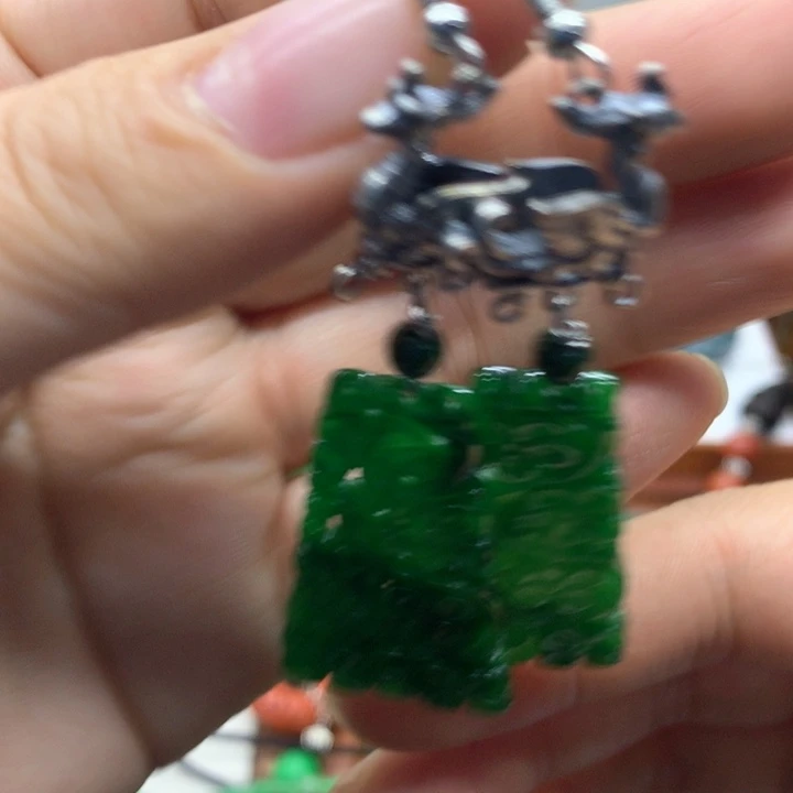 颈饰未镶嵌翡翠吊坠