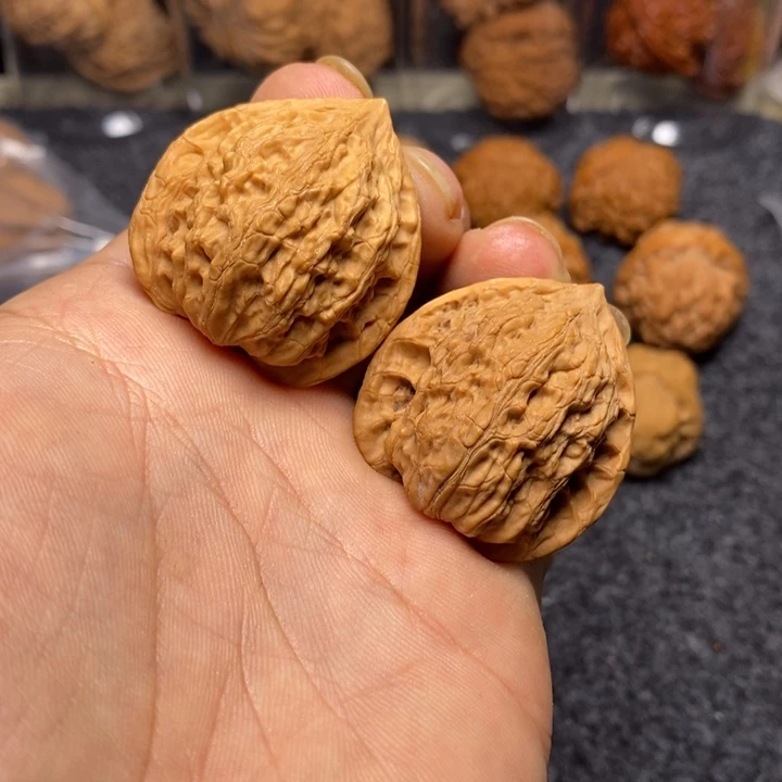 【闪购商品】吊坠文玩核桃36三角催凯