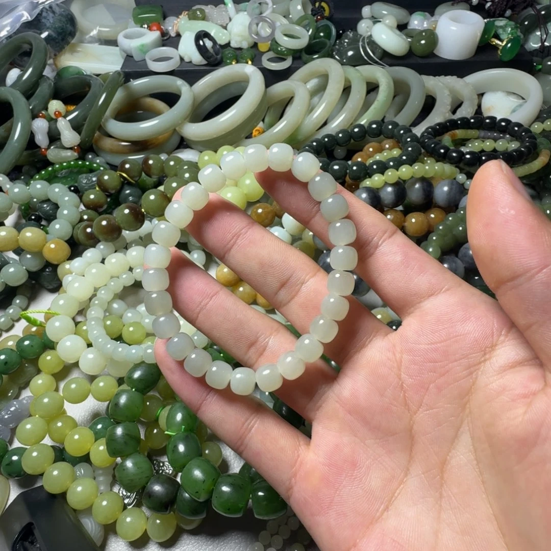和田玉未镶嵌手串