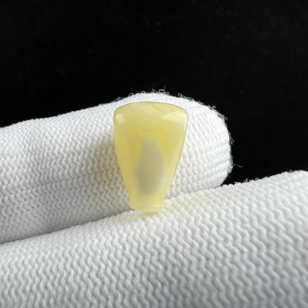 R8513 天然俄料蜜蜡三通8.5*13mm 支持鉴定 假一罚四