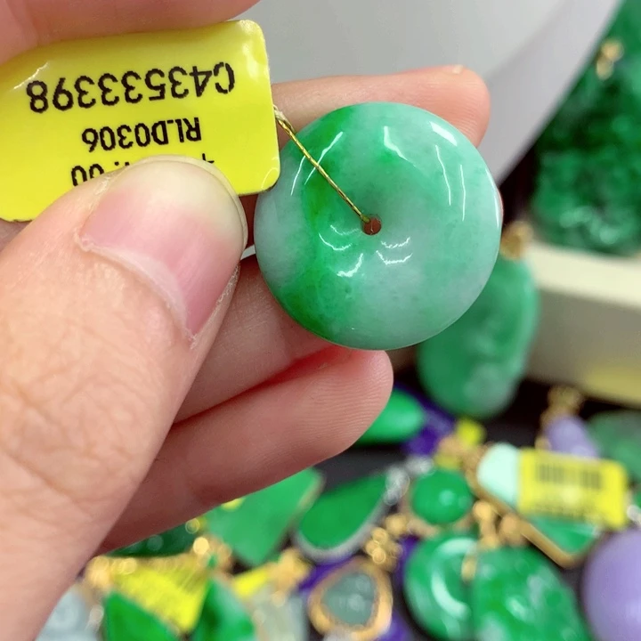 翡翠未镶嵌吊坠(不含链)