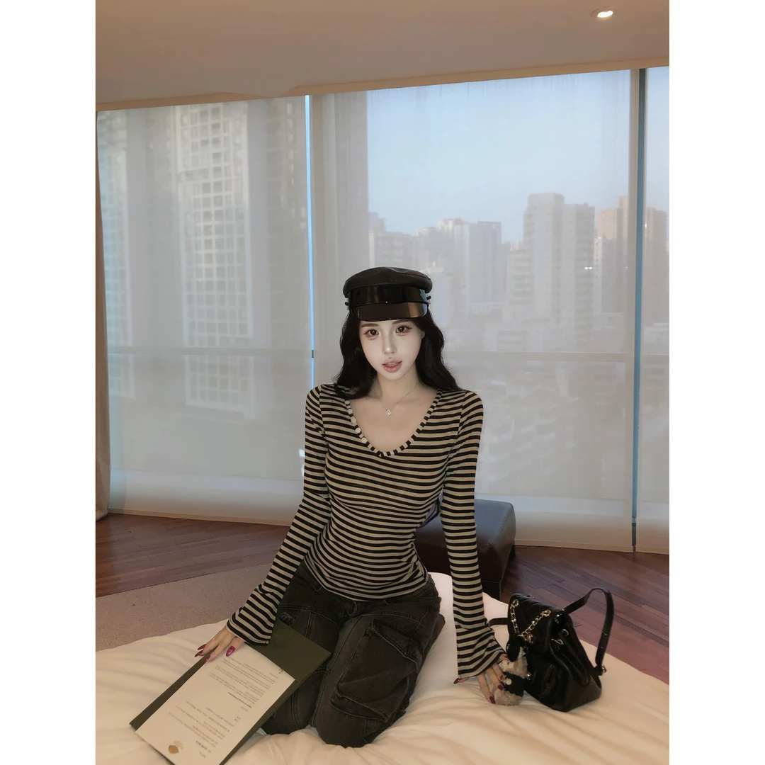 美式辣妹条纹V领长袖t恤女早春季新款内搭打底衫修身显瘦收腰上衣