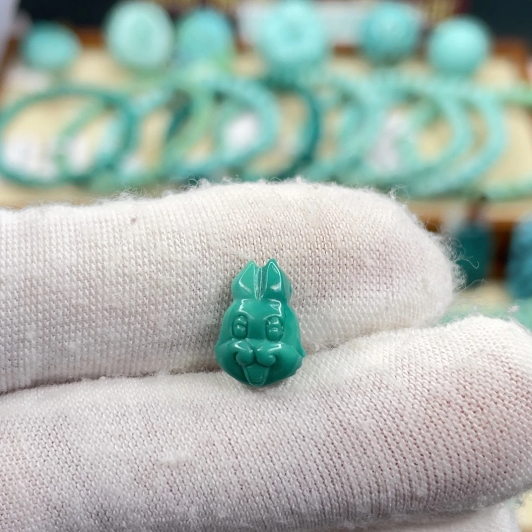 绿松石未镶嵌挂件