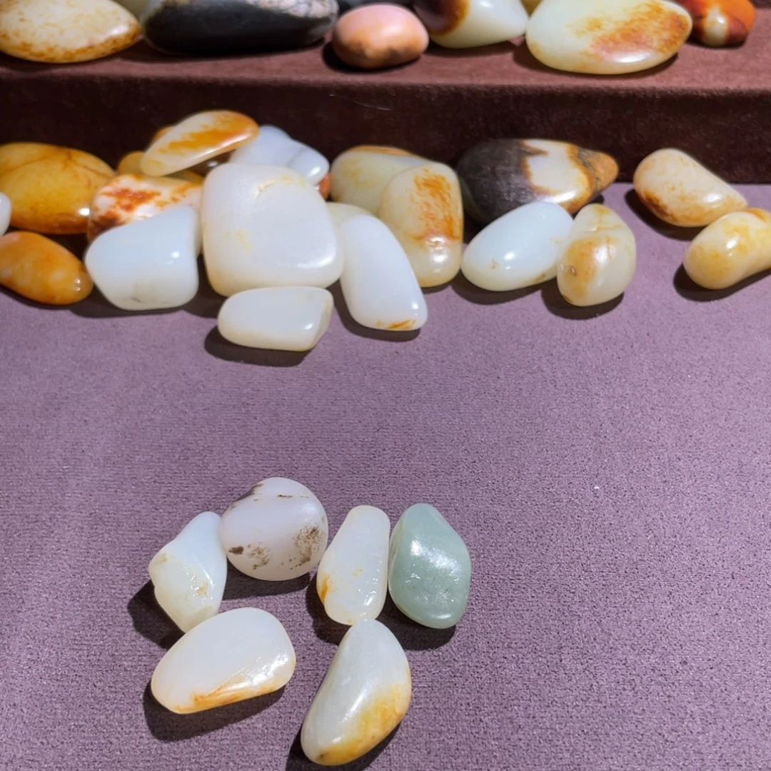 和田玉未镶嵌把件