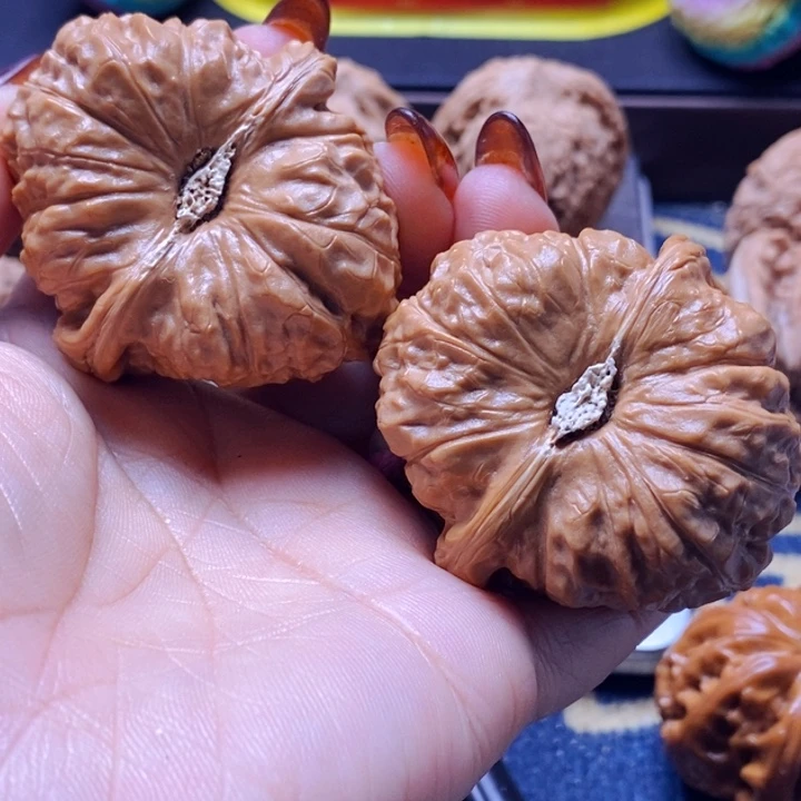 李***生文玩核桃吊坠南瓜墩